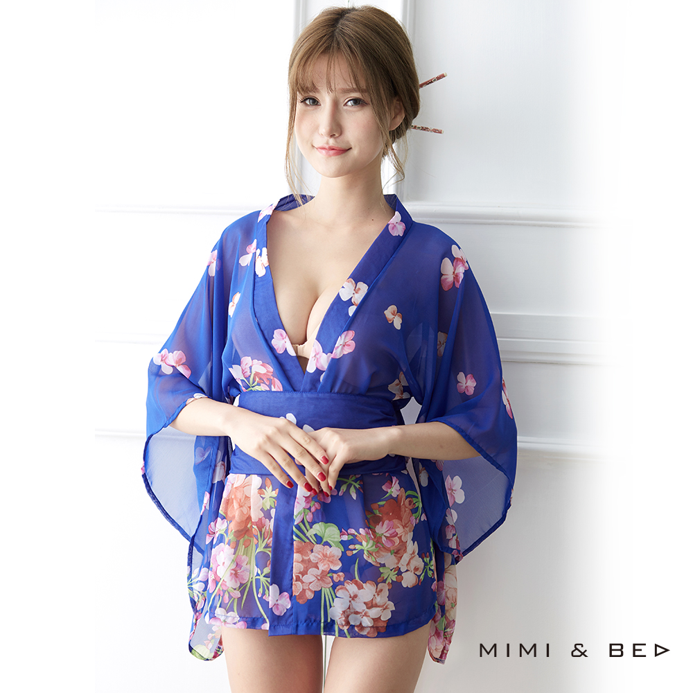 被窩的秘密 純情美人靚麗性感和服。櫻花情愫