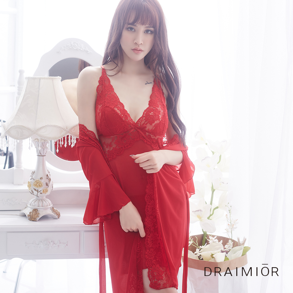 久慕雅黛 甜美誘惑浪漫蕾絲三件式睡衣組。紅色