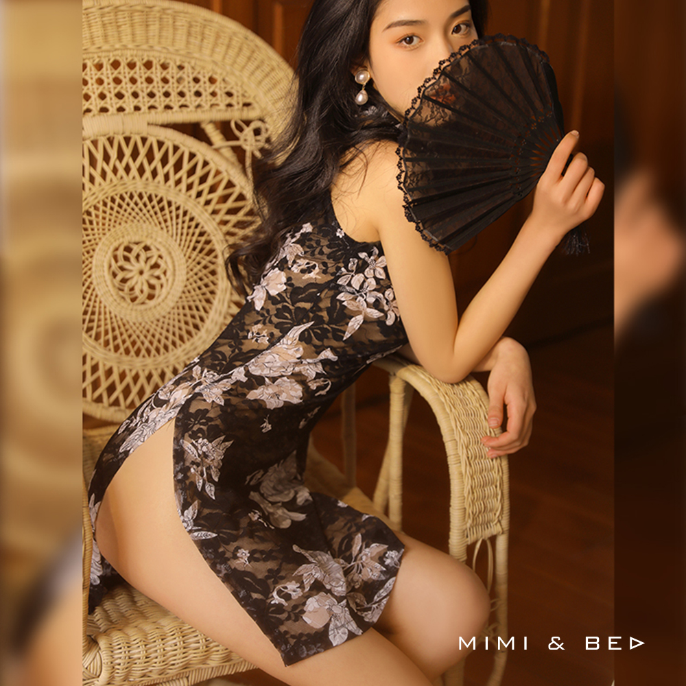 被窩的秘密 提花蕾絲古典柔美透紗旗袍。黑白花
